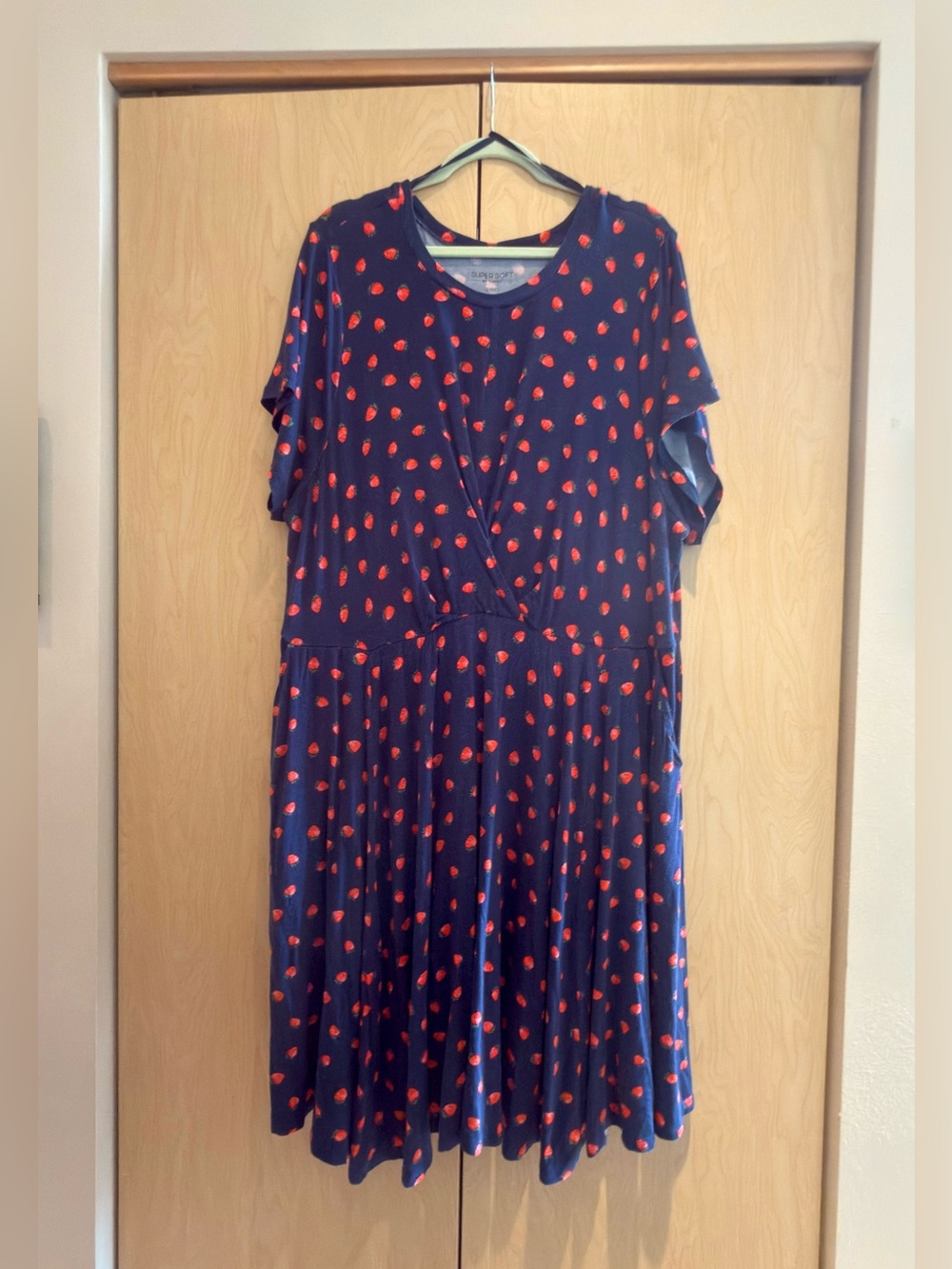 Torrid super soft navy strawberry print dress, sz 4